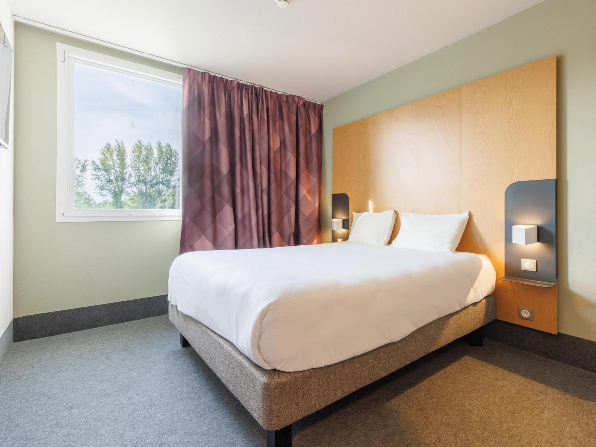 B&B Hotel Clermont-Ferrand Nord Riom Eksteriør bilde