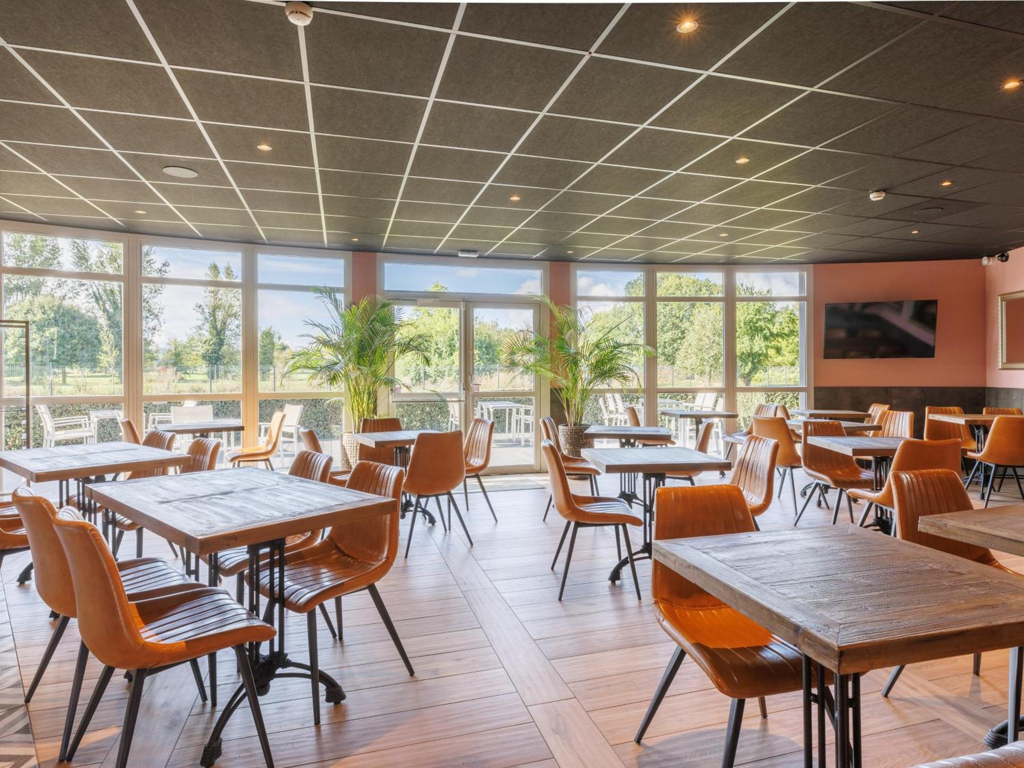 B&B Hotel Clermont-Ferrand Nord Riom Eksteriør bilde