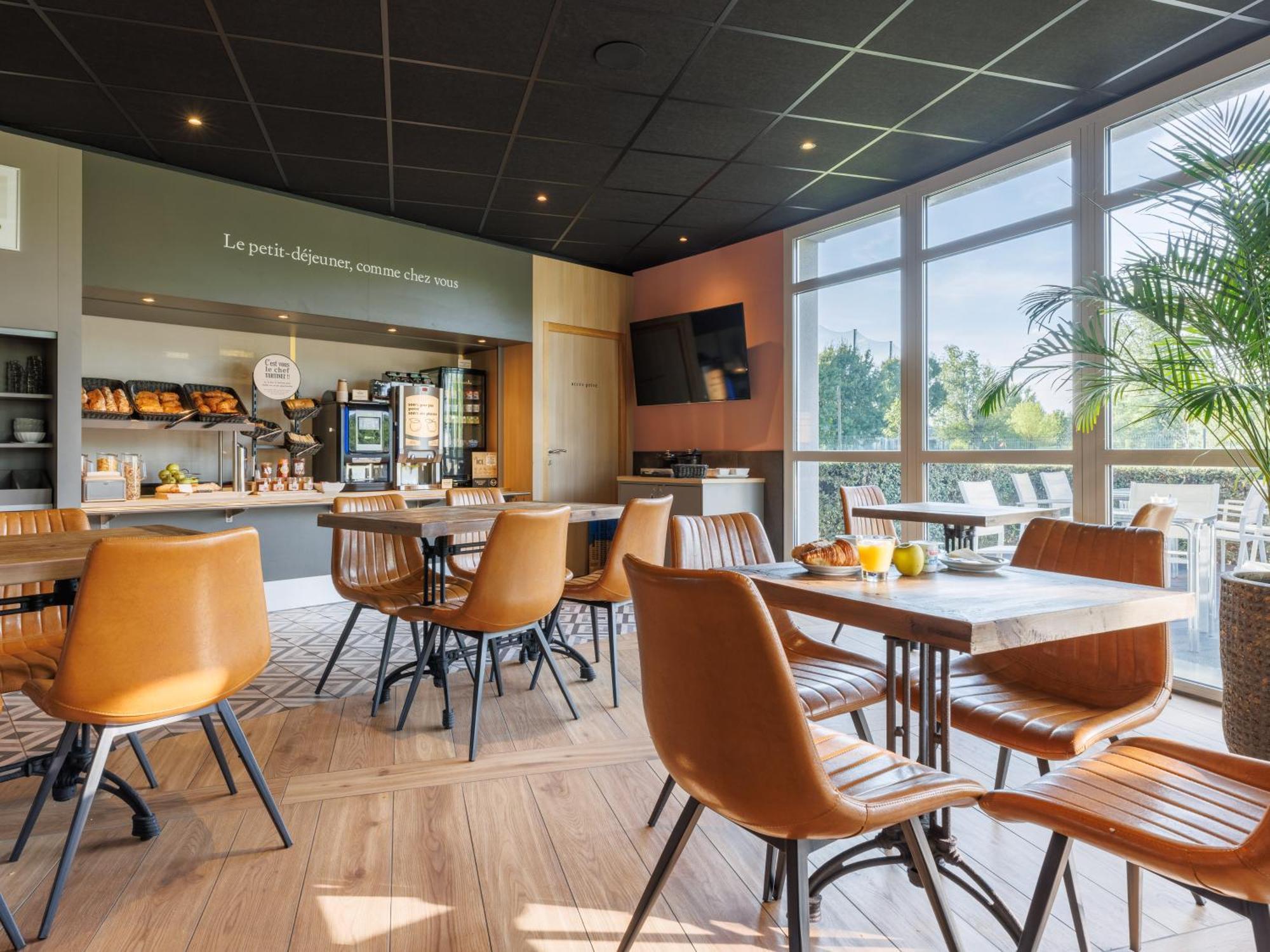B&B Hotel Clermont-Ferrand Nord Riom Eksteriør bilde