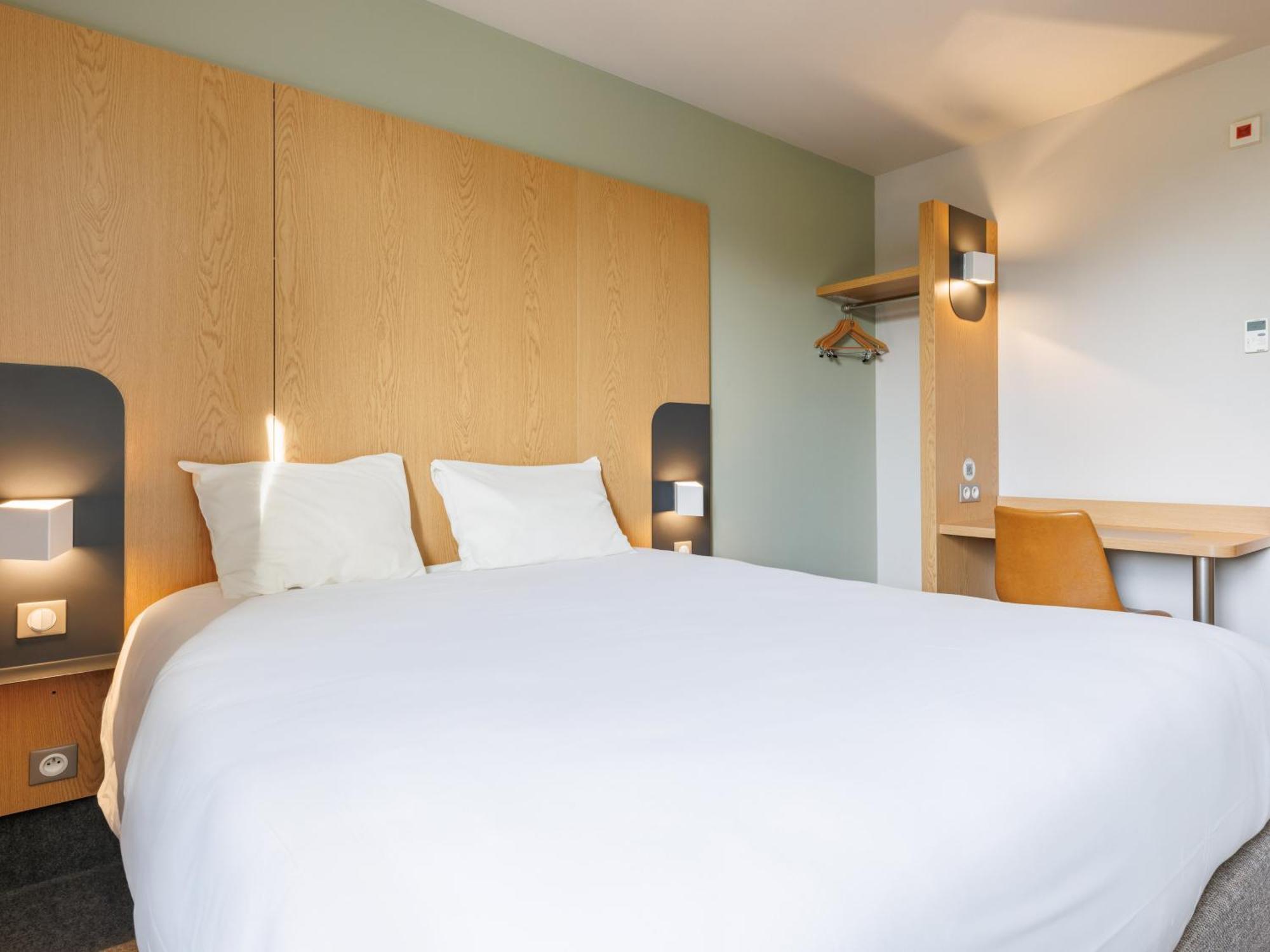 B&B Hotel Clermont-Ferrand Nord Riom Eksteriør bilde